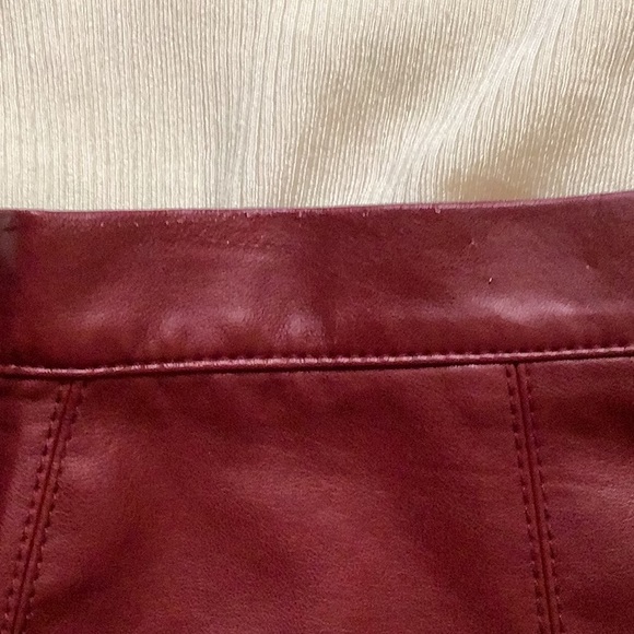 Beautiful Red Faux Leather Dennis Basso NWOT ❤️ - Picture 4 of 7